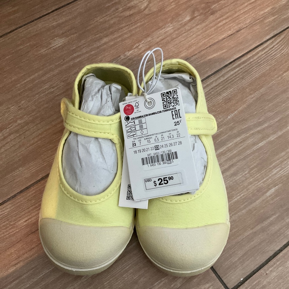 Zara size 21 canvas Mary Jane NWT